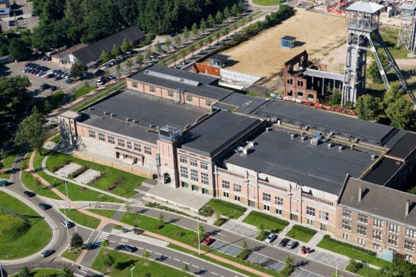 epdm euroscoop Genk epdm gekleefd